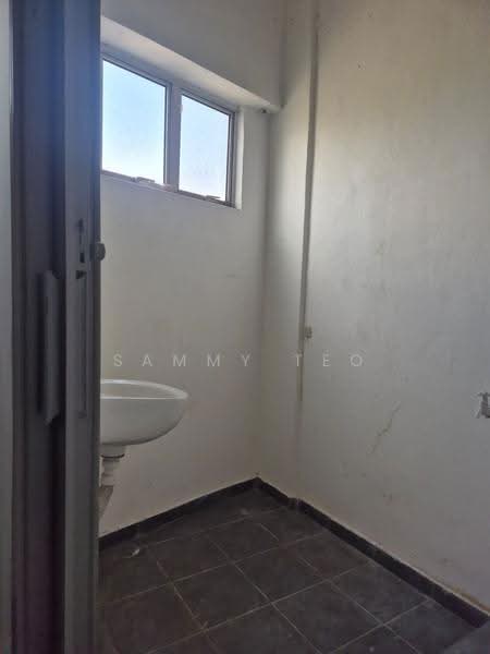 Shop / Office untuk Disewa di Johor Bahru (Johor) - SAMMY TEO - Bathroom - PropertyGuru.com.my