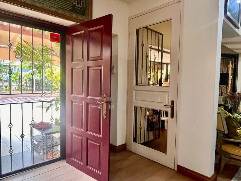 Rumah Teres 2.5-Tingkat untuk Dijual di Shah Alam (Selangor) - Hartini Binti Ismail - Entrance - PropertyGuru.com.my