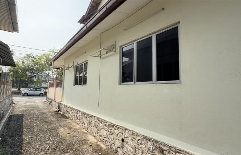 2-storey Terraced House for Sale in Subang Jaya (Selangor) - Robin Tchong - Exterior - PropertyGuru.com.my