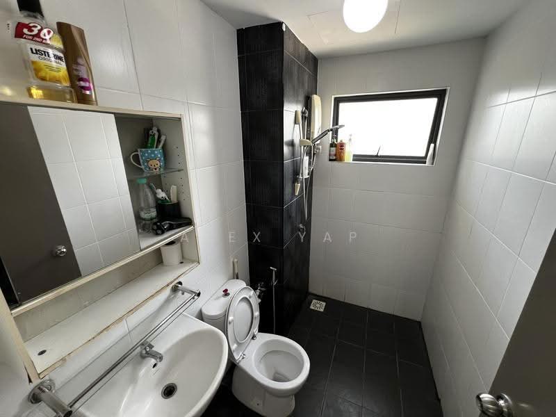 Kondominium untuk Dijual di Ameera Residence - Alex Yap - Bathroom - PropertyGuru.com.my