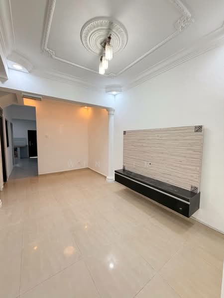 Rumah Teres 2-Tingkat untuk Dijual di Taman Bukit Tiram (Ulu Tiram) - Win Lim - Living Room - PropertyGuru.com.my