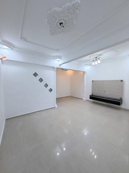 Rumah Teres 2-Tingkat untuk Dijual di Taman Bukit Tiram (Ulu Tiram) - Win Lim - Living Room - PropertyGuru.com.my