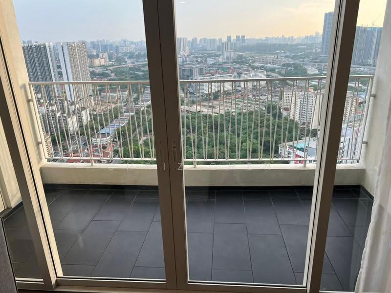 Kediaman Servis untuk Dijual di UNA Serviced Apartment - Chriz Chen - Balcony - PropertyGuru.com.my