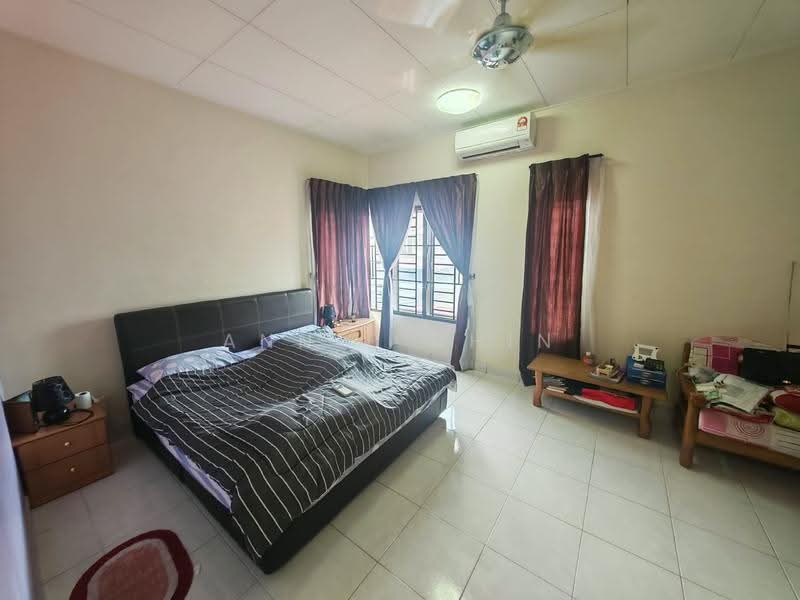 2-storey Terraced House for Rent in Bandar Sri Alam (Johor Bahru) - Annie Chin - Bedroom - PropertyGuru.com.my