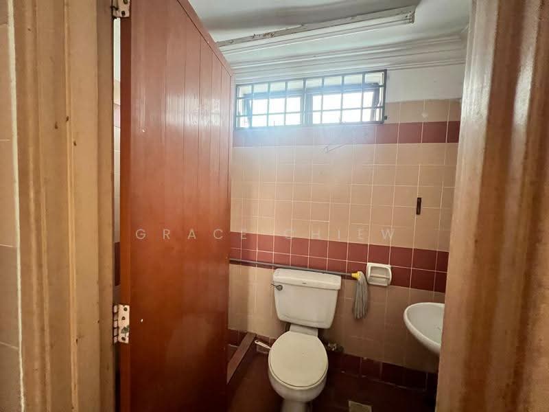 Rumah Teres 2-Tingkat untuk Dijual di Taman Mount Austin (Tebrau) - Grace Chiew - Bathroom - PropertyGuru.com.my