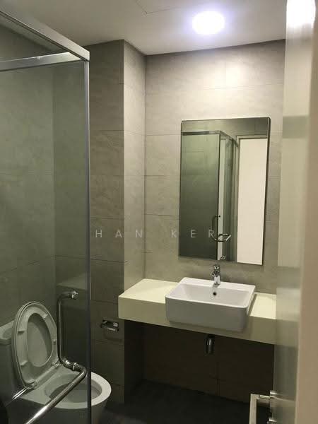 Kediaman Servis untuk Dijual di Vivo Residential Suites - Han Ker - Bathroom - PropertyGuru.com.my