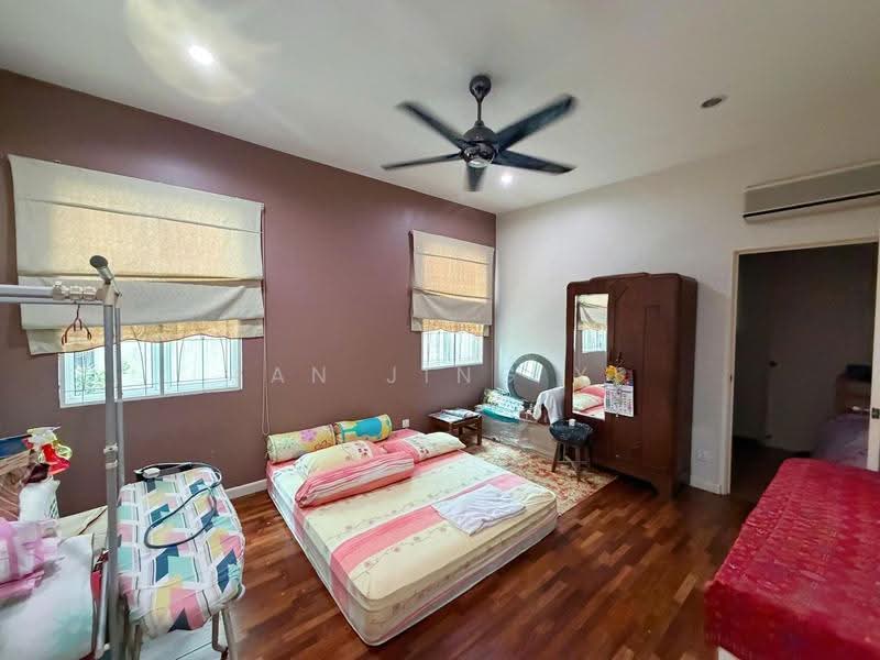 Bungalow House for Sale in Gelugor (Penang) - Tan Jing Yi - Bedroom - PropertyGuru.com.my