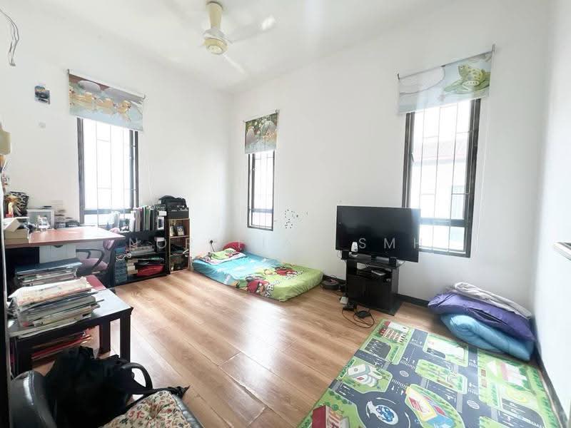 Semi-Detached House for Sale in Taman Tropika 2 (Kajang) - Norafian SMH - Bedroom - PropertyGuru.com.my