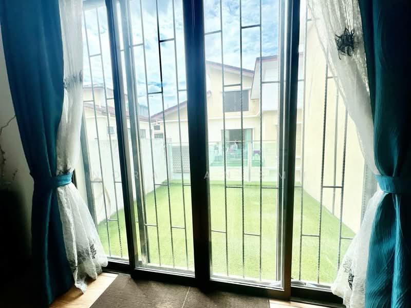 Semi-Detached House for Sale in Taman Tropika 2 (Kajang) - Norafian SMH - Garden - PropertyGuru.com.my