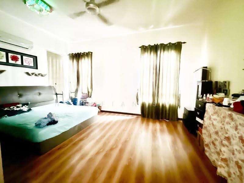 Semi-Detached House for Sale in Taman Tropika 2 (Kajang) - Norafian SMH - Bedroom - PropertyGuru.com.my