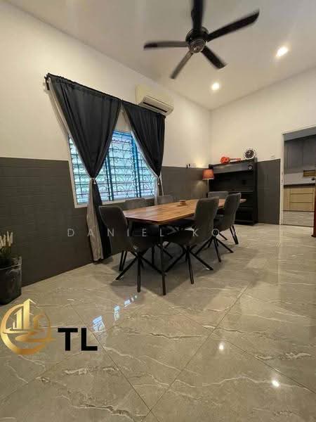 Bungalow House for Sale in Taman Melawis (Klang) - Daniel Kok - Dining Room - PropertyGuru.com.my