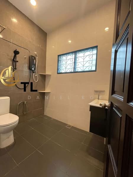 Bungalow House for Sale in Taman Melawis (Klang) - Daniel Kok - Bathroom - PropertyGuru.com.my