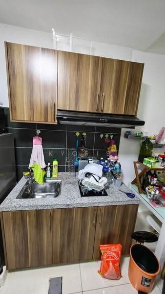 Service Residence for Sale at D'Inspire Residence (Inspira Bestari) - Kyoris Loh - Kitchen - PropertyGuru.com.my