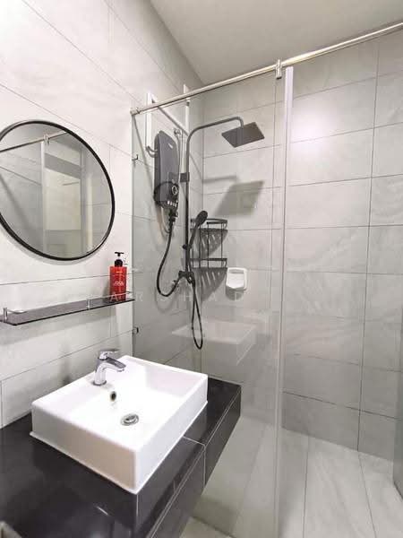 Kediaman Servis untuk Dijual di Sky Trees - Arshad . - Bathroom - PropertyGuru.com.my