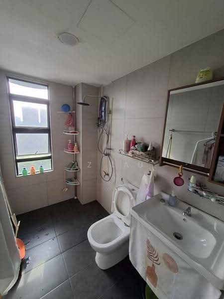 Condominium for Sale at The Habitat - LZ Lau - Bathroom - PropertyGuru.com.my