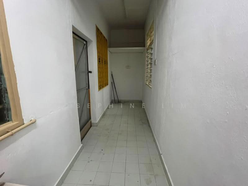Flat for Rent at Taman Tun Hussein Onn - Josephine Lim - Corridor - PropertyGuru.com.my