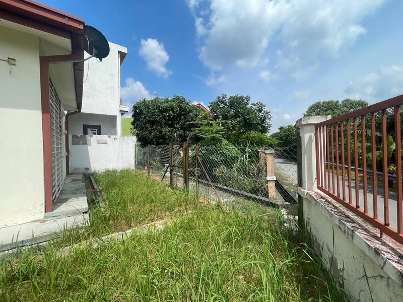 2-storey Terraced House for Sale in Bandar Seri Putra (Bangi) - Azli Ibrahim - Exterior - PropertyGuru.com.my