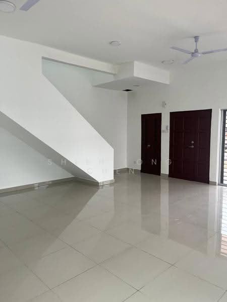 Cluster House for Rent in Nusantara Prima (Gelang Patah) - Shieh Long Chen - Living Room - PropertyGuru.com.my