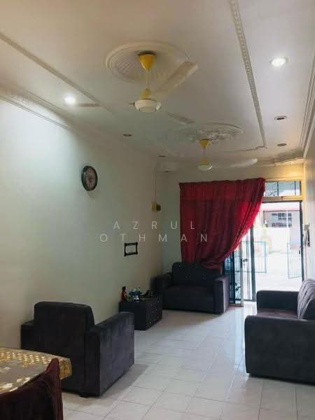 Rumah Teres 1-Tingkat untuk Dijual di Taman Bukit Galena (Seremban) - Azrul Othman - Living Room - PropertyGuru.com.my