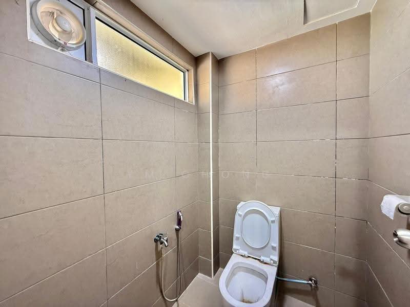 Shop for Rent in Taman Tasik Utama (Bukit Katil) - YM Chong - Bathroom - PropertyGuru.com.my