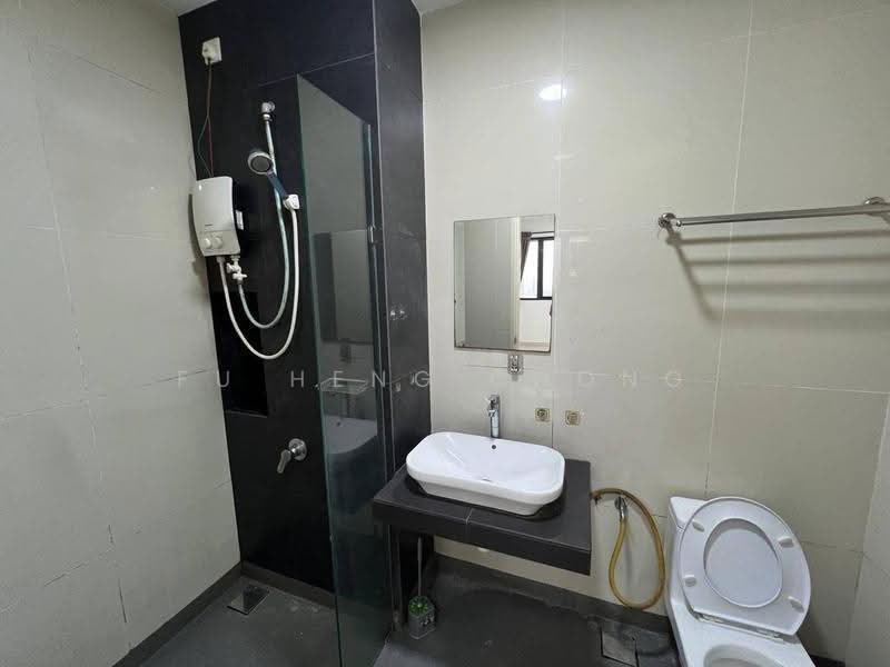 Pangsapuri untuk Dijual di Eco Nest @ Eco Botanic - Fu Heng Chong - Bathroom - PropertyGuru.com.my