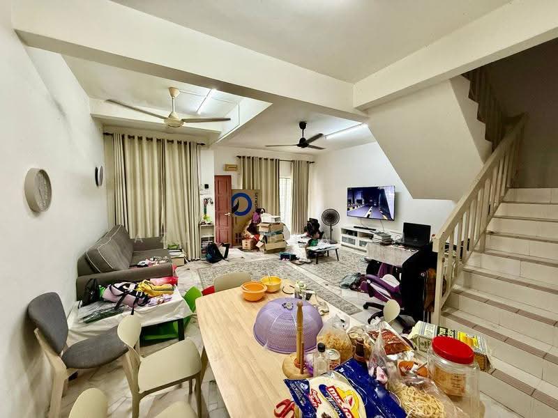 2-storey Terraced House for Sale in Taman Universiti (Bangi) - Azli Ibrahim - Living Room - PropertyGuru.com.my