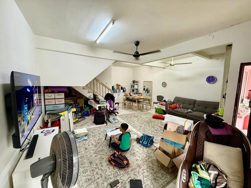 2-storey Terraced House for Sale in Taman Universiti (Bangi) - Azli Ibrahim - Living Room - PropertyGuru.com.my
