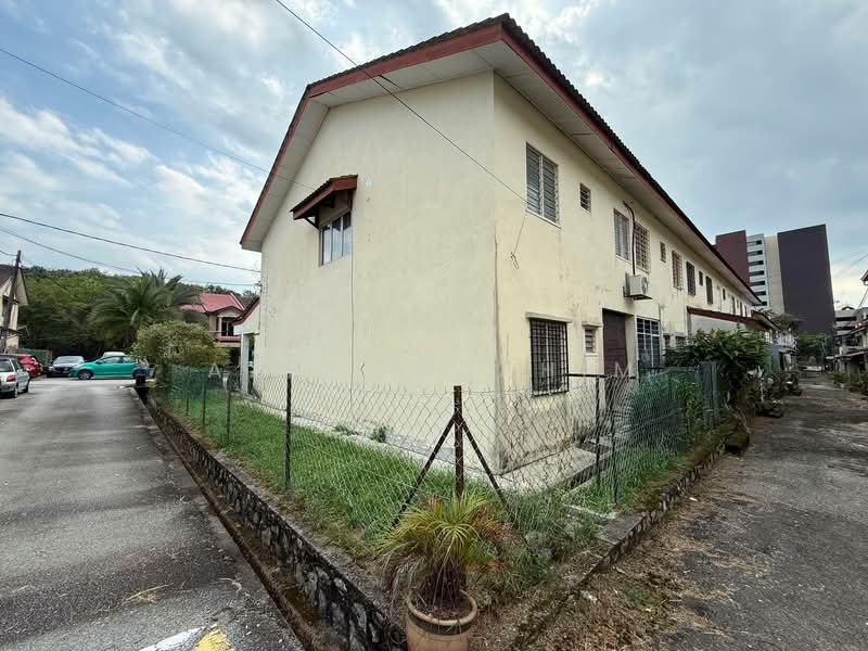 2-storey Terraced House for Sale in Taman Universiti (Bangi) - Azli Ibrahim - Exterior - PropertyGuru.com.my