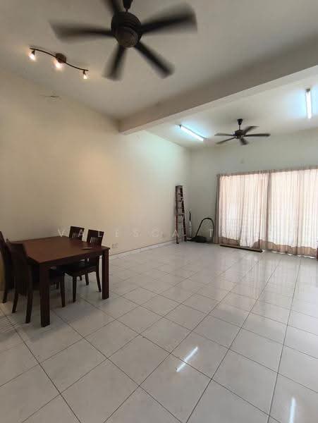Rumah Teres 2-Tingkat untuk Disewa di Shah Alam (Selangor) - Valesca Tee - Dining Room - PropertyGuru.com.my