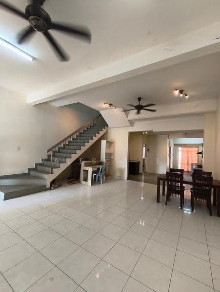 Rumah Teres 2-Tingkat untuk Disewa di Shah Alam (Selangor) - Valesca Tee - Living Room - PropertyGuru.com.my