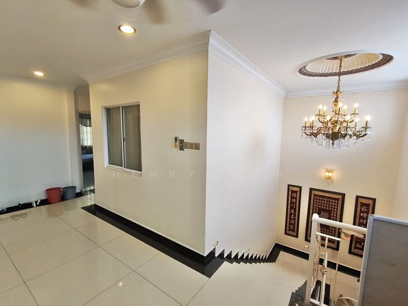 1.5-storey Terraced House for Sale in Taman Taynton View (Cheras) - Henry Chia - Corridor - PropertyGuru.com.my