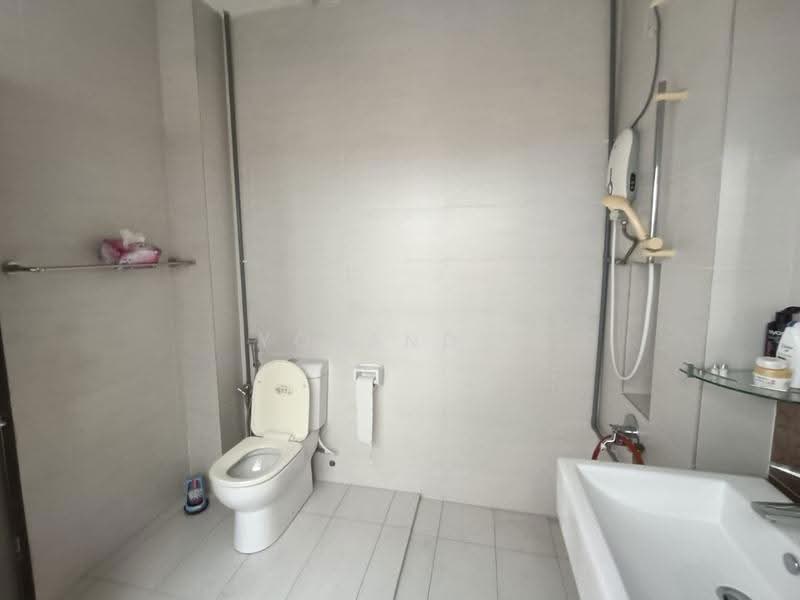 Semi-Detached House for Sale in Taman Nusa Idaman (Iskandar Puteri (Nusajaya)) - Yoland . - Bathroom - PropertyGuru.com.my