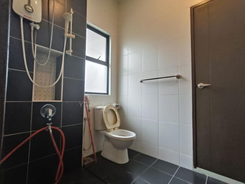 Semi-Detached House for Sale in Taman Nusa Idaman (Iskandar Puteri (Nusajaya)) - Yoland . - Bathroom - PropertyGuru.com.my