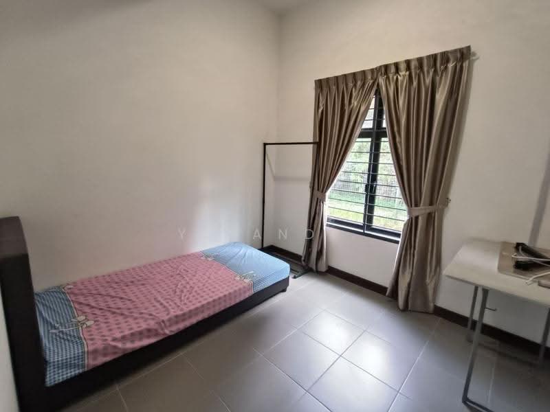 Semi-Detached House for Sale in Taman Nusa Idaman (Iskandar Puteri (Nusajaya)) - Yoland . - Bedroom - PropertyGuru.com.my