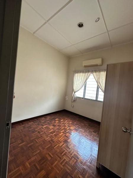 Rumah Teres untuk Dijual di Usj 12 (Subang Jaya) - K.M Seow - Bedroom - PropertyGuru.com.my