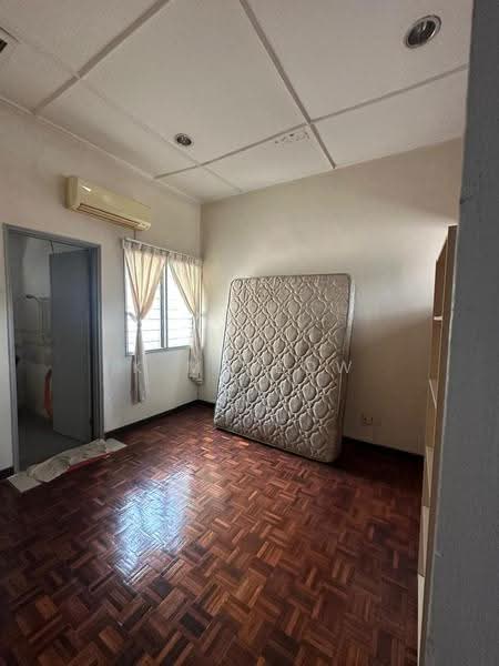 Rumah Teres untuk Dijual di Usj 12 (Subang Jaya) - K.M Seow - Bedroom - PropertyGuru.com.my