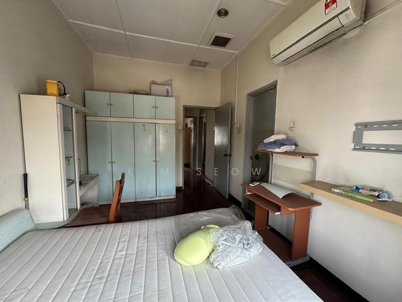 Rumah Teres untuk Dijual di Usj 12 (Subang Jaya) - K.M Seow - Bedroom - PropertyGuru.com.my