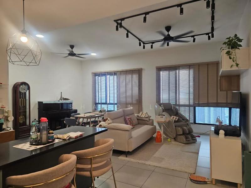 Kediaman Servis untuk Dijual di Ativo Suites @ Damansara Avenue - Sharon Lai - Living Room - PropertyGuru.com.my