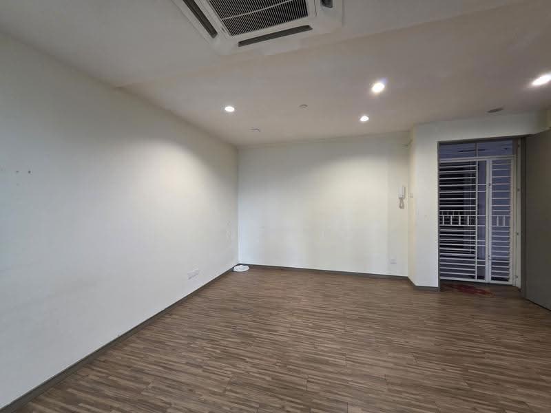 Kediaman Servis untuk Dijual di Zen Suites @ Zetapark - Yanny Siow - Living Room - PropertyGuru.com.my