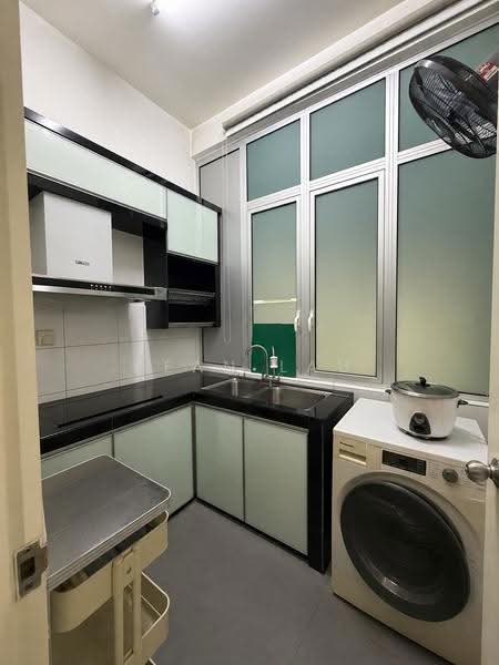 Kondominium untuk Dijual di Fairway Suites - Sean Lau - Kitchen - PropertyGuru.com.my