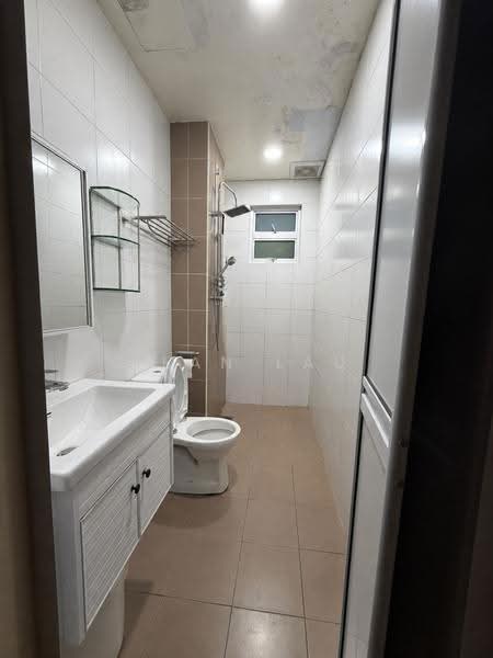 Kondominium untuk Dijual di Fairway Suites - Sean Lau - Bathroom - PropertyGuru.com.my