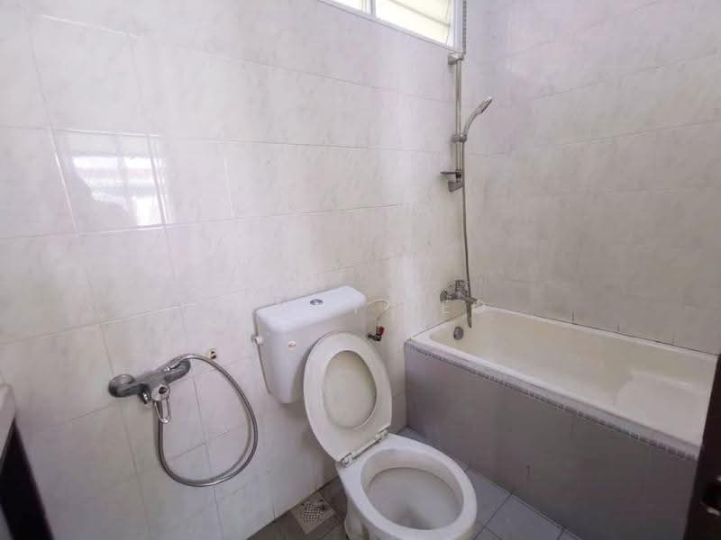 Rumah Teres 1-Tingkat untuk Disewa di Taman Pelangi (Johor Bahru) - SAMMY TEO - Bathroom - PropertyGuru.com.my