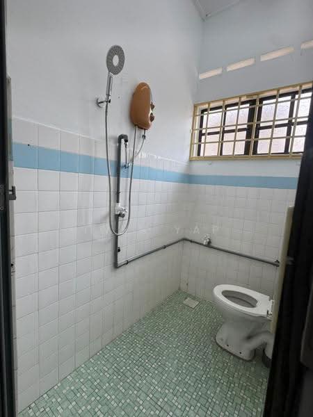 Rumah Teres 1-Tingkat untuk Disewa di Taman Sentosa (Johor Bahru) - Iwen Yap - Bathroom - PropertyGuru.com.my