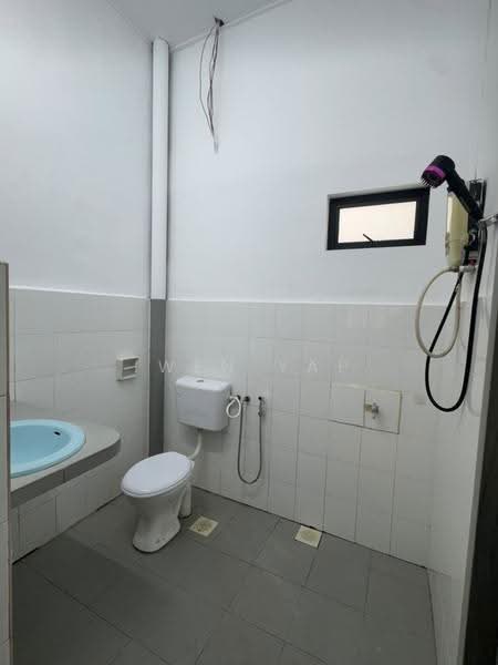 Rumah Teres 1-Tingkat untuk Disewa di Taman Sentosa (Johor Bahru) - Iwen Yap - Bathroom - PropertyGuru.com.my