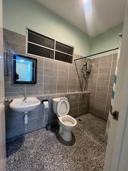 Condominium for Rent at Alam Damai - Vui Onn Liaw - Bathroom - PropertyGuru.com.my