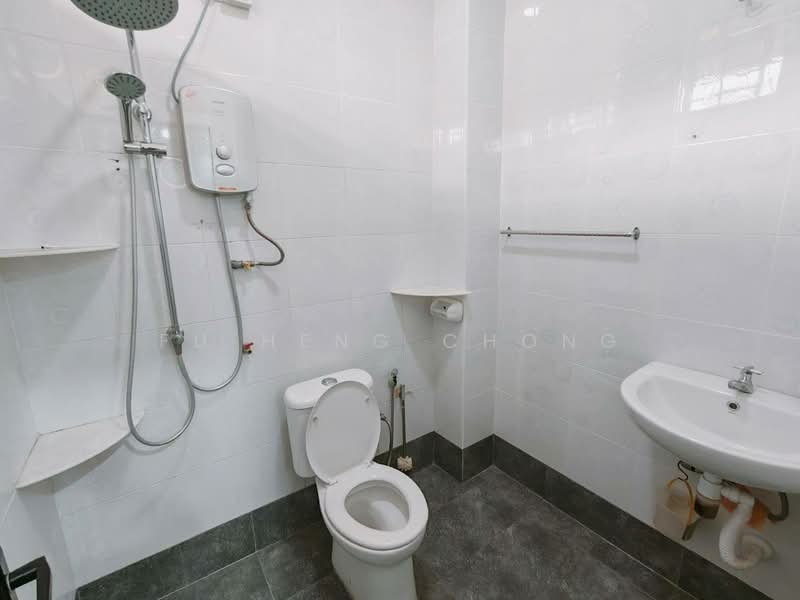 Rumah Teres 2-Tingkat untuk Dijual di Taman Selesa Jaya (Iskandar Puteri (Nusajaya)) - Fu Heng Chong - Bathroom - PropertyGuru.com.my