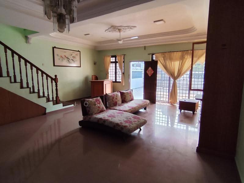 2-storey Terraced House for Sale in Taman Sri Putri (Skudai) - Joseph Ee - Living Room - PropertyGuru.com.my