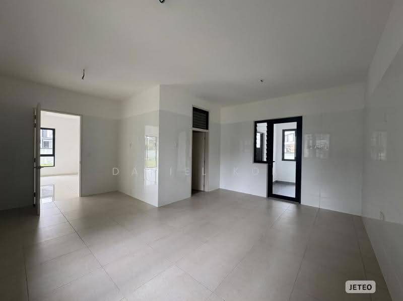 Semi-Detached House for Sale in Bandar Tropicana Aman (Telok Panglima Garang) - Daniel Kok - Living Room - PropertyGuru.com.my