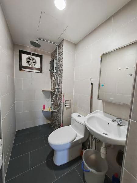 Kondominium untuk Disewa di Vista Millennium Condominium - Siew . - Bathroom - PropertyGuru.com.my
