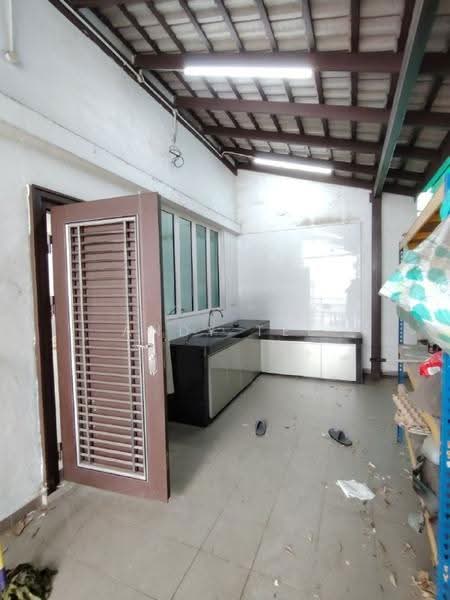 Semi-Detached House for Sale in Canary Garden (Klang) - Andy Tee - Kitchen - PropertyGuru.com.my